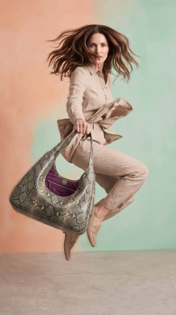 KI generierte Tasche, Firefly Moodboard Beispiel Schulung, Partnermodelle in Firefly